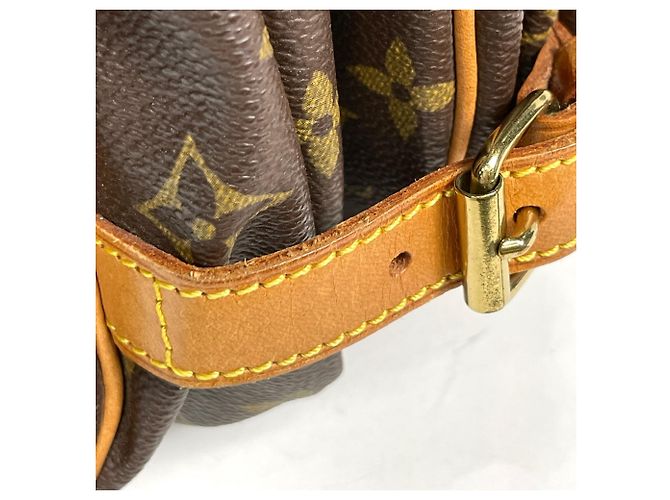 Sac à épaule Louis Vuitton Saumur 30 - vue 4