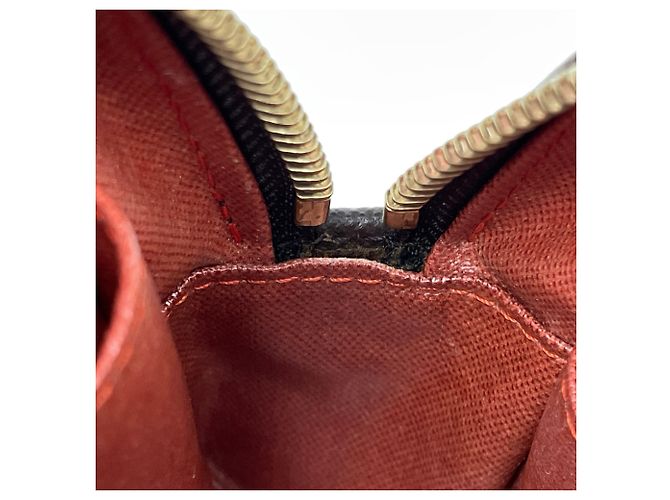 Borsa Louis Vuitton Trousses Toilette 25 - vista 5