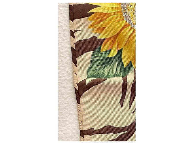 Dolce & Gabbana Stola in Seta Girasoli e Stampa Zebra - vista 14