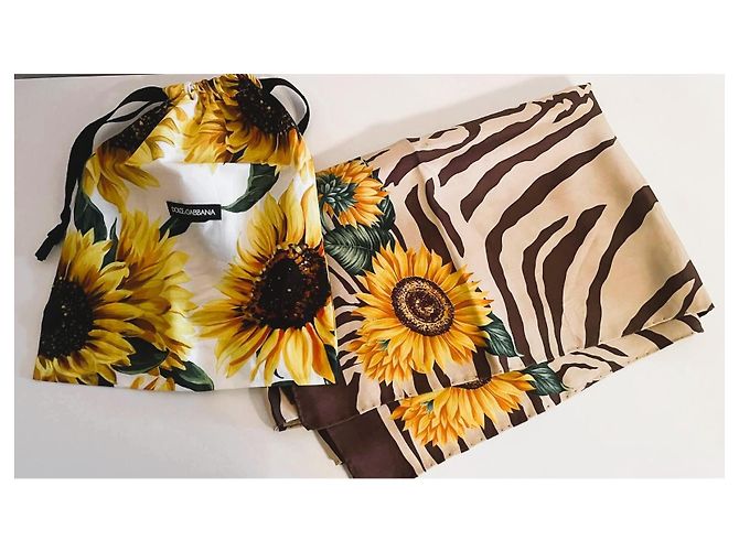 Dolce & Gabbana Stola in Seta Girasoli e Stampa Zebra - vista 2