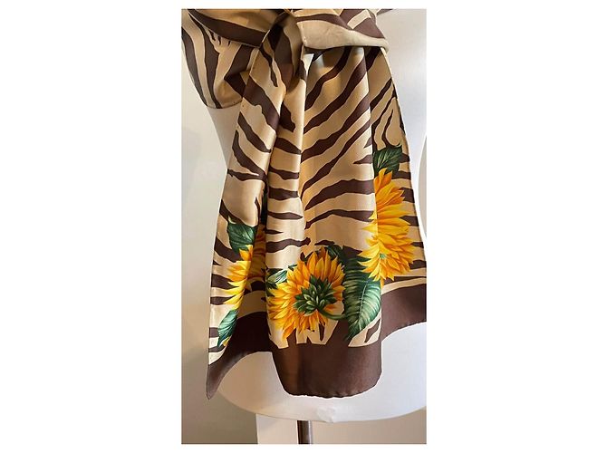 Dolce & Gabbana Stola in Seta Girasoli e Stampa Zebra - vista 6