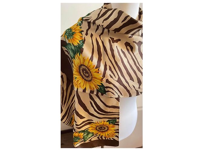Dolce & Gabbana Stola in Seta Girasoli e Stampa Zebra - vista 9