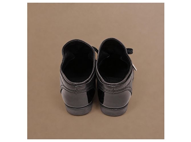 Chanel Sneakers in pelle nera e vernice - vista 11