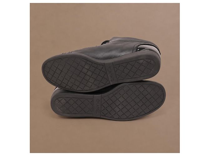 Chanel Sneakers in pelle nera e vernice - vista 13
