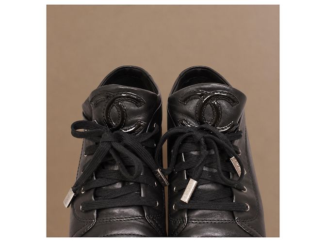 Chanel Sneakers in pelle nera e vernice - vista 16