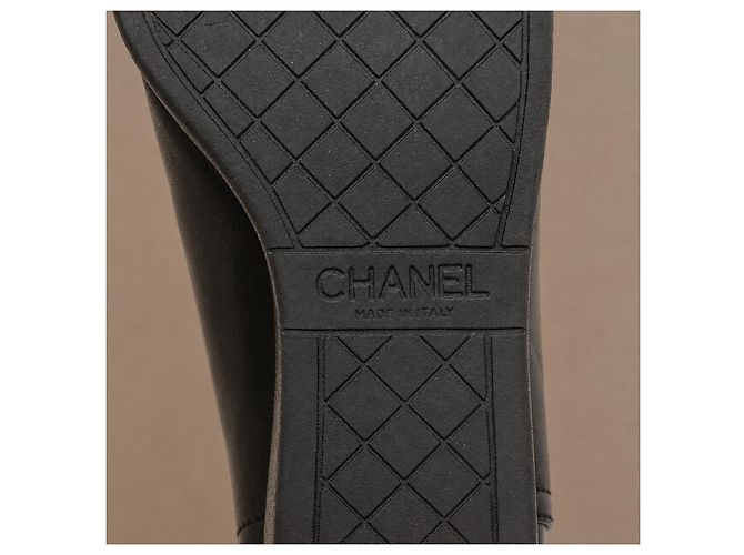 Chanel Sneakers in pelle nera e vernice - vista 18