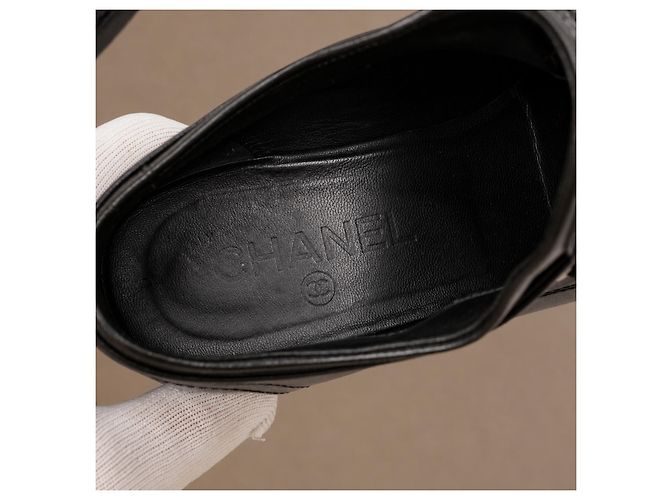 Chanel Sneakers in pelle nera e vernice - vista 19