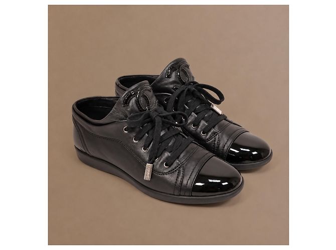 Chanel Sneakers in pelle nera e vernice - vista 5