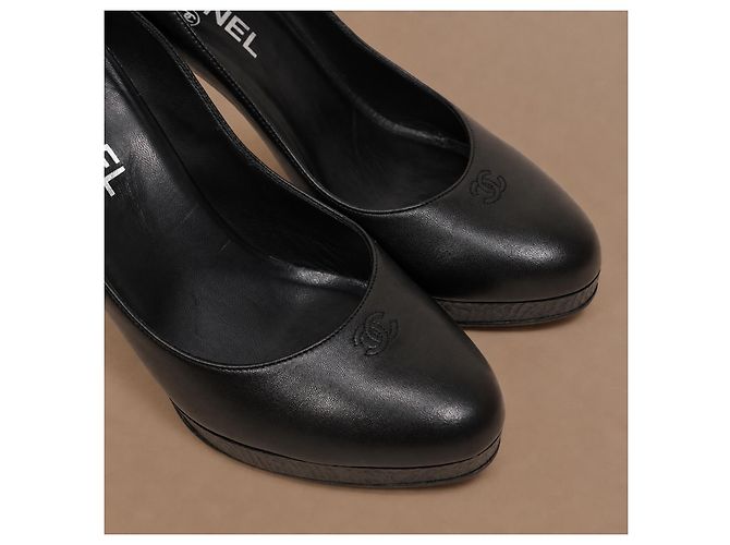 Chanel Escarpins Plateforme Cuir Noir - vue 11
