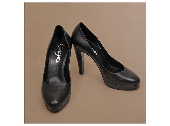 Chanel Escarpins Plateforme Cuir Noir - vue 2