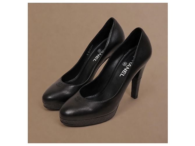 Chanel Escarpins Plateforme Cuir Noir - vue 6