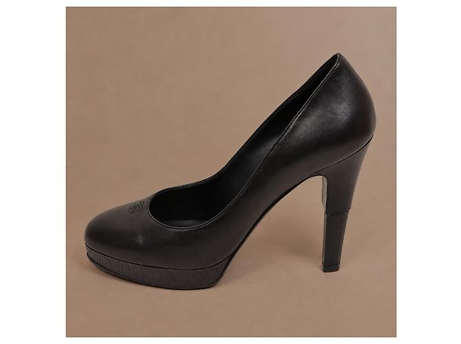 Chanel Escarpins Plateforme Cuir Noir - vue 9