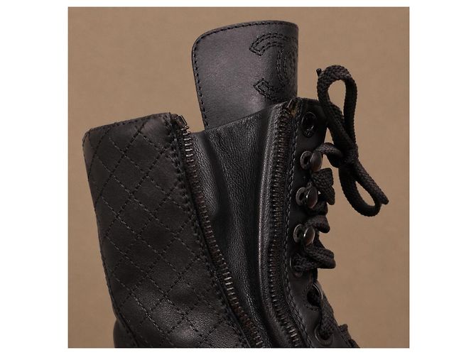 Chanel Stivaletti combat pelle matelassé nera - vista 13