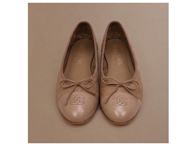 Chanel Classic Ballerinas aus gestepptem Leder Etoupe - Ansicht 3