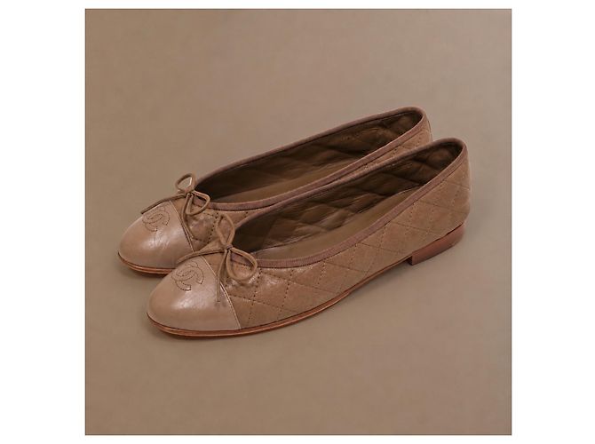 Chanel Classic Ballerinas aus gestepptem Leder Etoupe - Ansicht 4