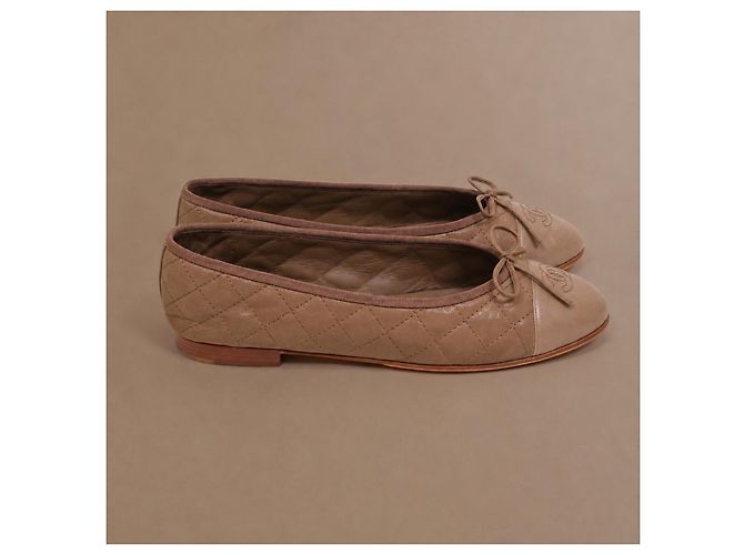 Chanel Classic Ballerinas aus gestepptem Leder Etoupe - Ansicht 6