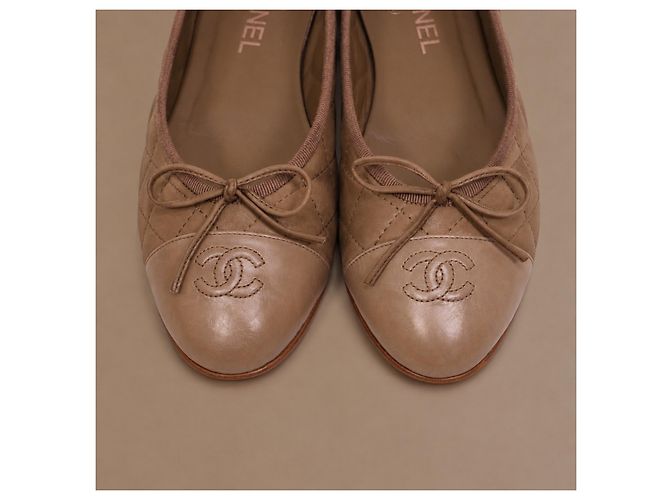 Chanel Classic Ballerinas aus gestepptem Leder Etoupe - Ansicht 7