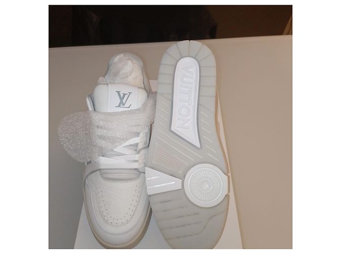 Louis Vuitton LV Trainer Sneaker Uniform in Pelle Bianca - vista 6