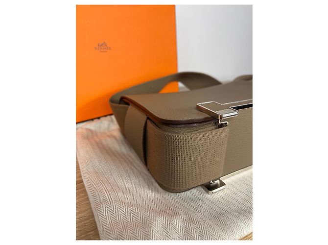 Hermès Borsa a Tracolla Geta Pelle Grana Taupe - vista 10