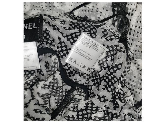 Vestido Chanel Lion gola halter em seda com lenço - vista 11