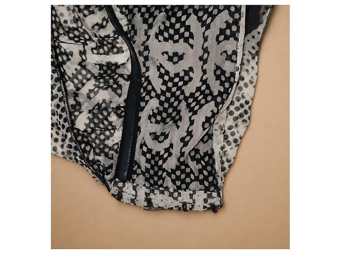 Vestido Chanel Lion gola halter em seda com lenço - vista 8