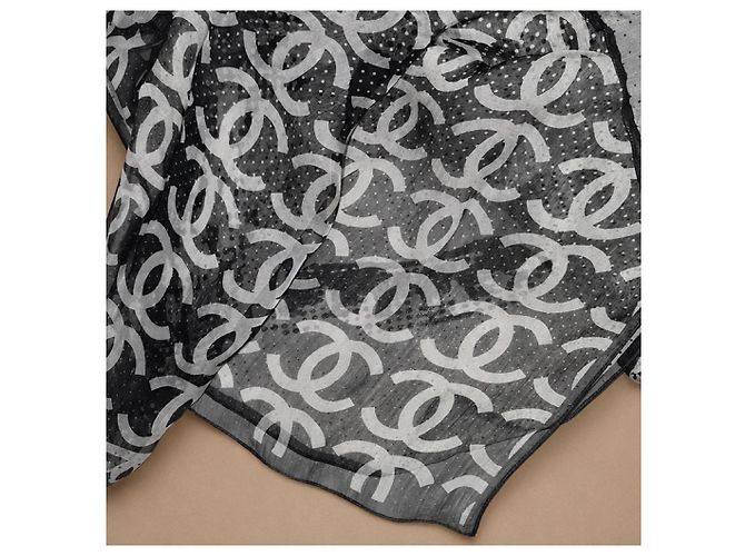 Vestido Chanel Lion gola halter em seda com lenço - vista 9