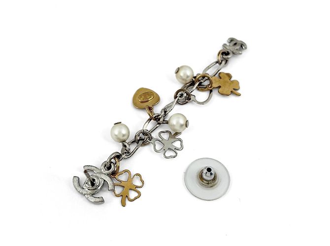 Orecchini a lobo Chanel con logo Coco - vista 3