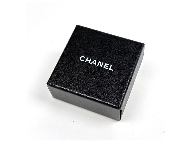 Orecchini a lobo Chanel con logo Coco - vista 6