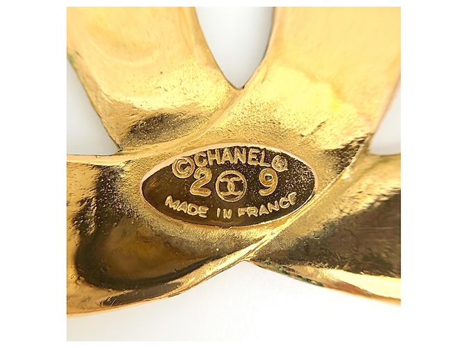 Broche Chanel plaquée or - vue 5