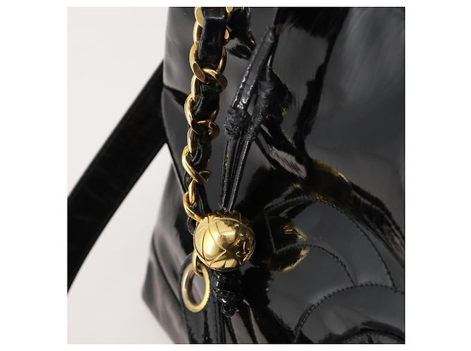 CHANEL Chain Shoulder Bag Patent leather Black Gold CC - vista 19