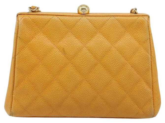 CHANEL Matelasse Chain Shoulder Bag Caviar Skin Yellow Gold CC - vista 2