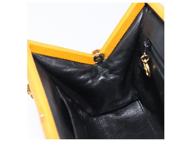 CHANEL Matelasse Chain Shoulder Bag Caviar Skin Yellow Gold CC - vista 22