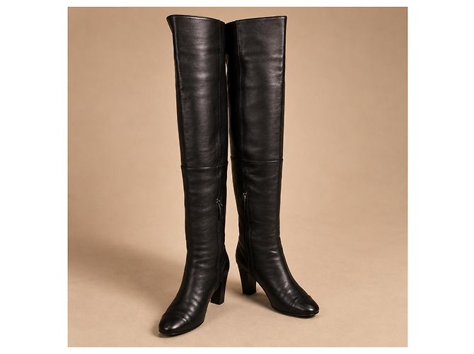 Botas mosqueteras Chanel de cuero negro - vista 11