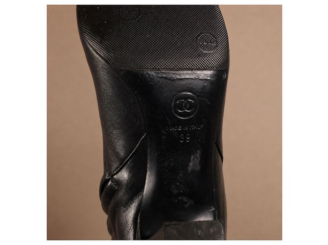 Botas mosqueteras Chanel de cuero negro - vista 13
