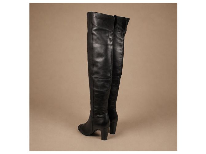 Botas mosqueteras Chanel de cuero negro - vista 3