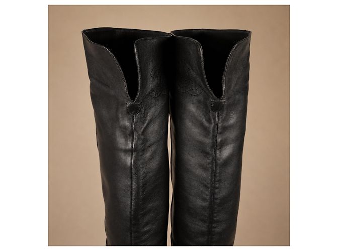 Botas mosqueteras Chanel de cuero negro - vista 9