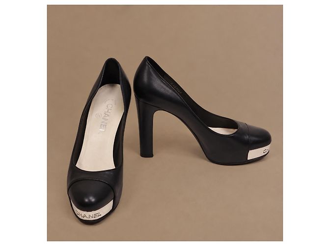 Chanel Schwarze Leder-Plateau-Pumps - Ansicht 3