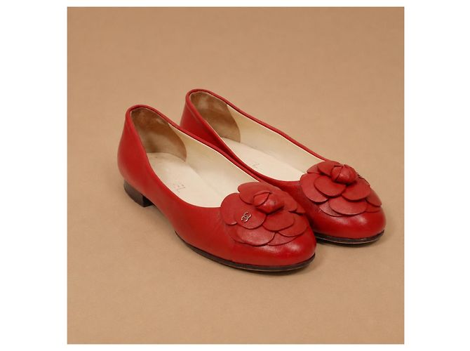 Chanel Ballerine in pelle rossa con Camelia - vista 2