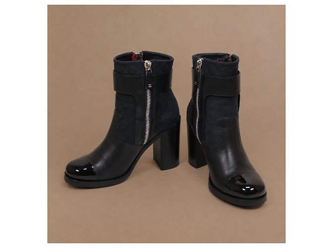 Botines Chanel en cuero y ante negro con puntera reforzada - vista 2