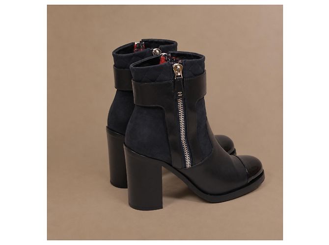 Botines Chanel en cuero y ante negro con puntera reforzada - vista 7
