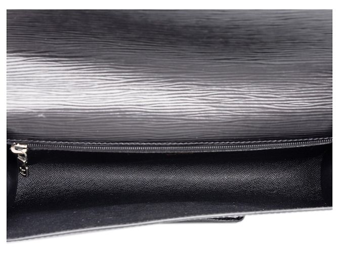 Louis Vuitton Pochette Chaillot in pelle Epi nera - vista 4