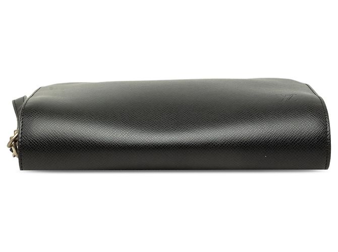 Louis Vuitton Pochette Baikal in Taiga Nero - vista 3