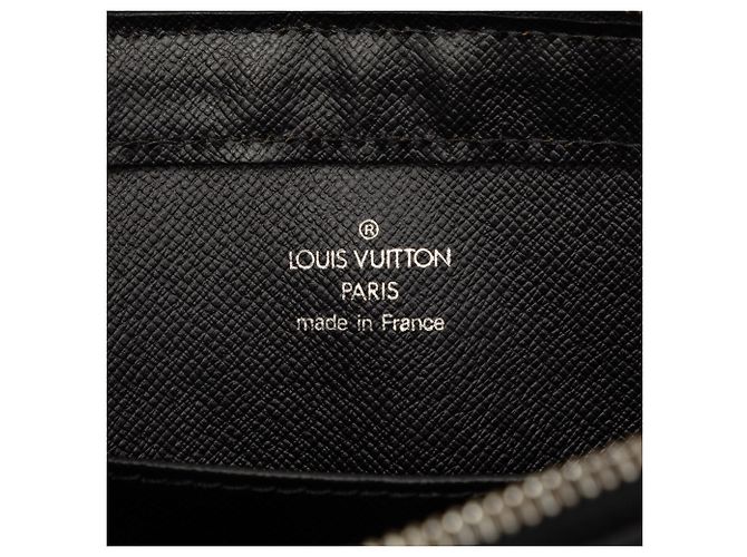 Louis Vuitton Pochette Baikal in Taiga Nero - vista 5