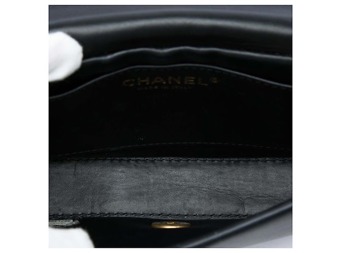 Chanel Black Mini Quilted Calfskin Nailed CC Flap - vista 4