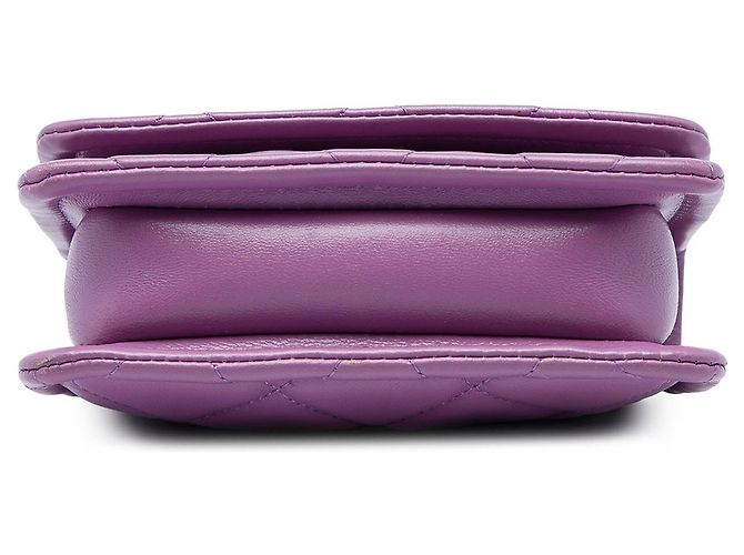 Chanel Mini Quilted Shiny Lambskin Button On Top Flap Viola - vista 3
