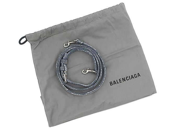 Balenciaga Borsa Tote East West Small BB Monogram in denim blu - vista 6