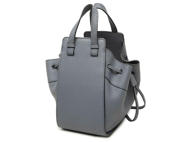 Borsa LOEWE Hammock Mini in pelle di vitello grana grigia con coulisse - vista 2