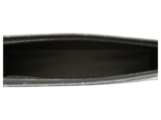 Louis Vuitton Black Monogram Eclipse Graffiti Pochette Voyage MM - vista 4
