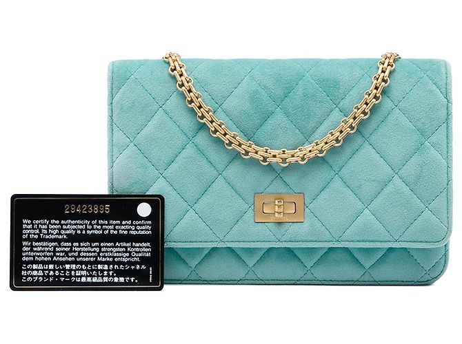 Chanel Blue Quilted Velvet Reissue 2.55 Wallet on Chain - vista 6