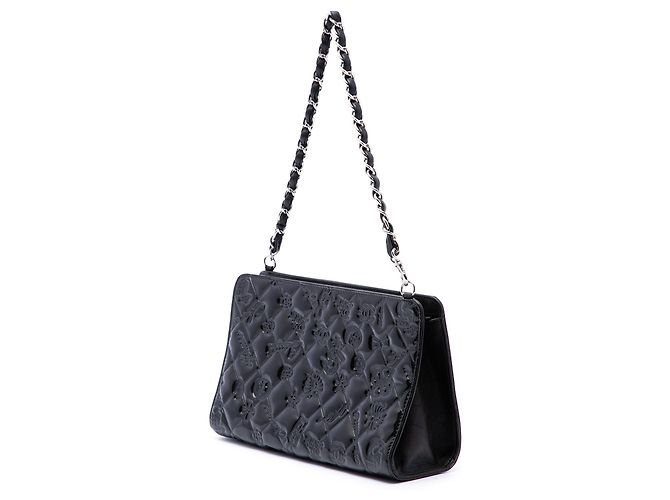 Pochette Chanel in vernice matelassé nera con simboli portafortuna embossed - vista 2